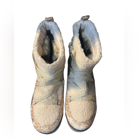 “HP” House of Harlow Sadie Winter Boots NWOT - Picture 6 of 7